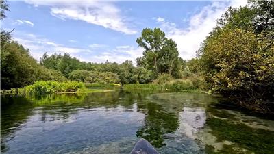 Lungo il fiume Tirino